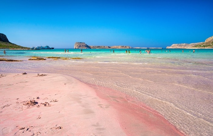 khắp hành tinh có những bãi biển sắc màu đẹp thế này, bạn đã biết chưa?