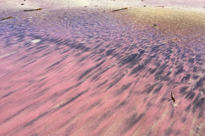 khắp hành tinh có những bãi biển sắc màu đẹp thế này, bạn đã biết chưa?