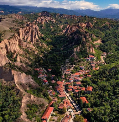 Chiêm ngưỡng vẻ đẹp duyên dáng của thị trấn Melnik Bulgaria