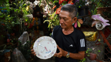 After over 30 years of picking up trash, the old man in Ho Chi Minh City has a fortune of tens of thousands of dollars