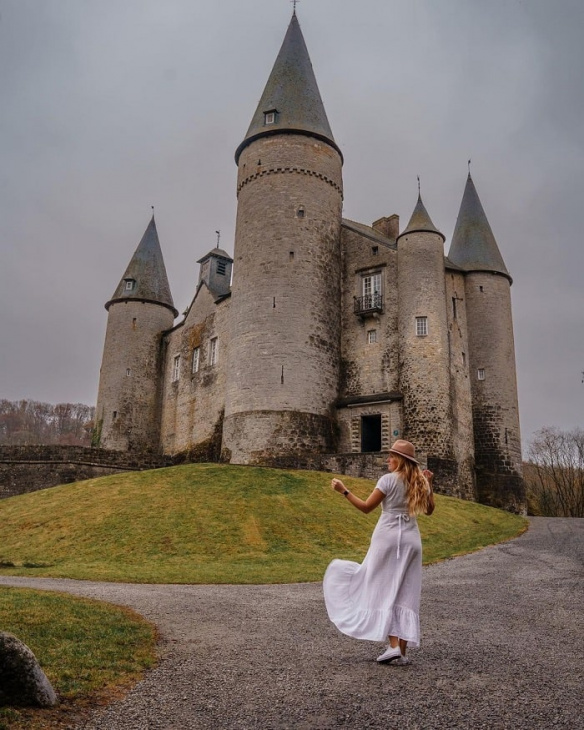 lâu đài vêves bỉ, khám phá, trải nghiệm, lâu đài vêves bỉ: viên ngọc trung cổ của vùng wallonia