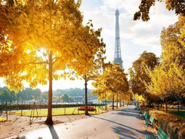 Top 10 địa điểm du lịch Paris lãng mạn không thể bỏ qua
