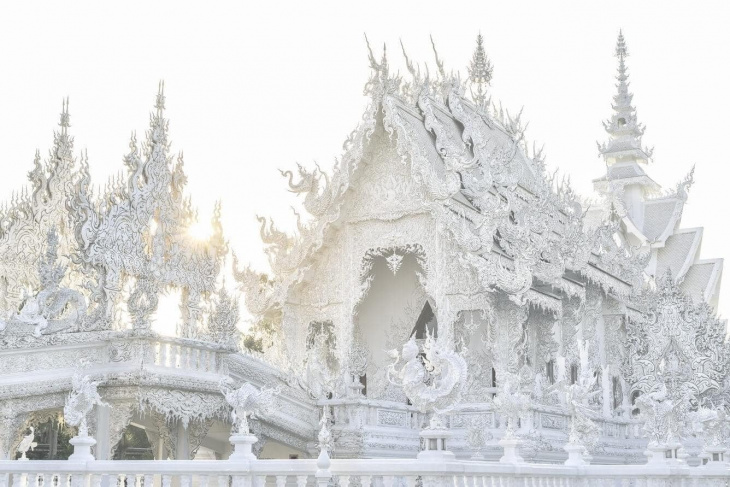 khách sạn bangkok, khách sạn pattaya, vẻ đẹp đầy mê hoặc của chùa trắng thái lan wat rong khun
