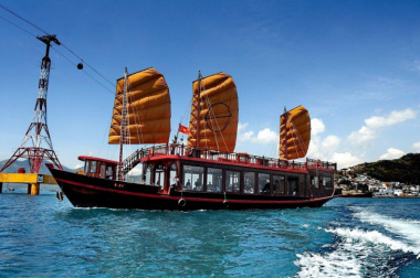 Khám Phá Thiên đường Biển Khi Thuê Du Thuyền Nha Trang Emperor Cruises