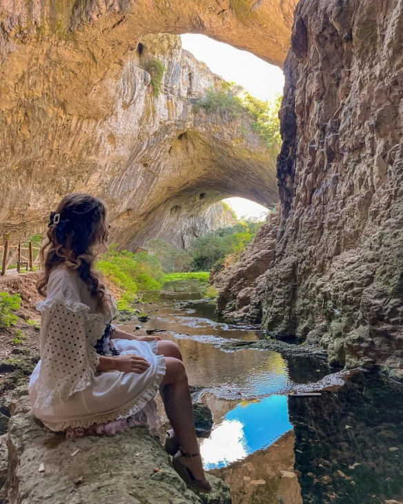 hang động devetashka, khám phá, trải nghiệm, ngắm nhìn thế giới ngầm tuyệt đẹp ở hang động devetashka bulgaria