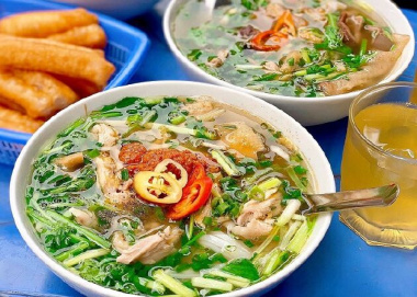 Top 10 quán phở gà thơm ngon đáng đồng tiền bát gạo nhất ở Hà Nội