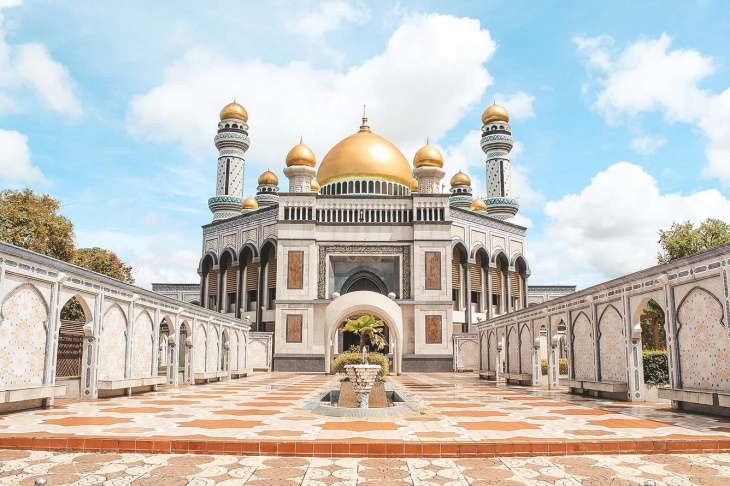 Brunei - Hòn ngọc xanh của Đông Nam Á, Khám Phá