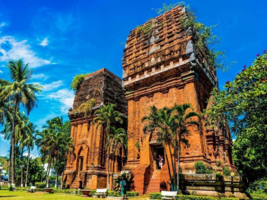 Review tháp Đôi Quy Nhơn  – Vẻ đẹp kiến trúc cổ Chăm Pa