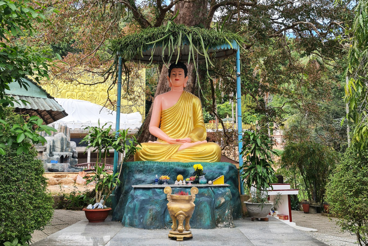 khám phá, chùa sư muôn – ngôi cổ tự linh thiêng bậc nhất ở phú quốc