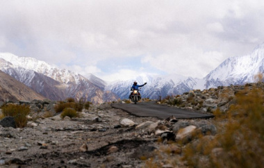 Phượt xe máy dưới núi tuyết tại Ladakh và kỷ niệm đáng nhớ của travel blogger Việt