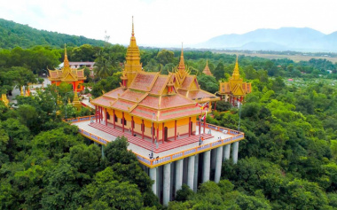 Chùa Tà Pạ – Độc đáo ngôi chùa trên không tại An Giang (2022)