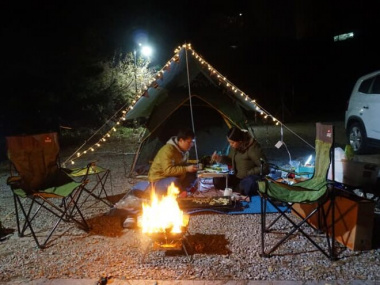 Các tín đồ mê “xê dịch” bật mí mẹo ăn uống khi đi camping mùa đông