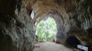 Dragon Eye Cave on the banks of the Ma River
