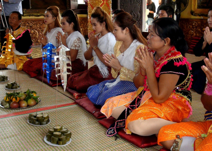 ăn uống, canh chua bần, củ hủ dừa, gia phong, giá vé, làng chăm, món ăn ngon, tour giá rẻ, điểm đến, lễ hội sen dolta – dấu ấn văn hóa độc đáo của người khmer