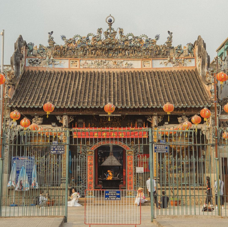 du lịch tết, đặt phòng, đi lễ chùa dịp đầu năm đến thăm chùa bà thiên hậu – địa điểm du lịch tâm linh hơn 250 tuổi ấn tượng ở sài gòn