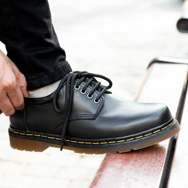 Hướng dẫn cách vệ sinh giày Dr Martens đơn giản mà hiệu quả