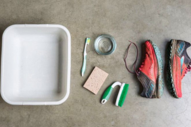 4 bước vệ sinh giày chạy bộ đơn giản tại nhà
