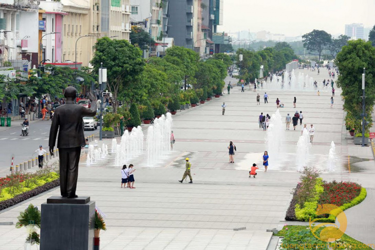 hồ chí minh, 12+ địa điểm đi chơi noel ở sài gòn đẹp & được săn đón nhất