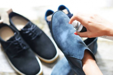 Tất tần tật về chăm sóc giày nhung hiệu quả tại nhà