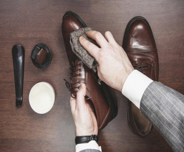 5 cách bảo quản giày da không bị tróc