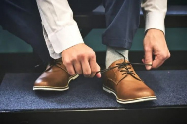 Cách giặt dây giày khác nhau (dây trắng, dây màu, dây da) - Phần 2