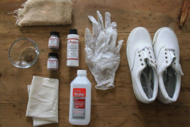 Top 5 cách làm sạch vết ố trên giày cực đơn giản