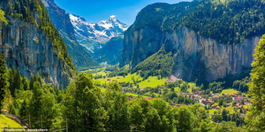Khám phá làng Lauterbrunnen Thụy Sĩ đẹp thơ mộng
