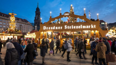 Oanh tạc một vòng thành phố Dresden – thủ phủ Giáng sinh của châu Âu?