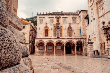 Cung điện Sponza Croatia: Bảo tàng lịch sử ở Dubrovnik