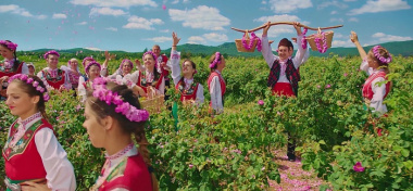 Chìm đắm trong muôn sắc hoa tại lễ hội hoa hồng Kazanlak Bulgaria