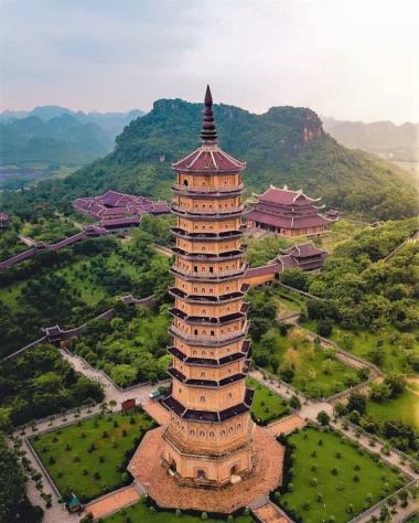 Top 10 chùa Ninh Bình nổi tiếng, thiêng liêng nhất