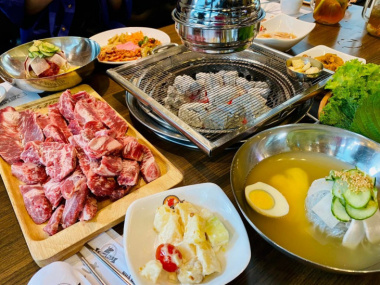 Meat Plus Hồ Tây – Nhà hàng thịt nướng lý tưởng đặt tiệc ăn liên hoan