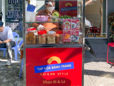 Bật mí tiệm tạp hoá bánh tráng trộn chuẩn Style Sài Gòn mới tinh tại Đà Nẵng