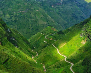 Khám phá  Mã Pí Lèng | Cung đường đèo đẹp bậc nhất Việt Nam