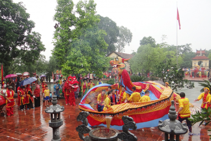 chả gà tiểu quan, du lich hung yen, đền phù ủng, đền thờ triệu việt vương – nơi thờ vị vua duy nhất của hưng yên