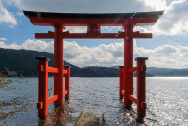 Chiêm ngưỡng 5 cổng Torii biểu tượng của nước Nhật