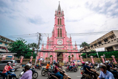 Pink Church (Tan Dinh) in Ho Chi Minh City – Travel Guide