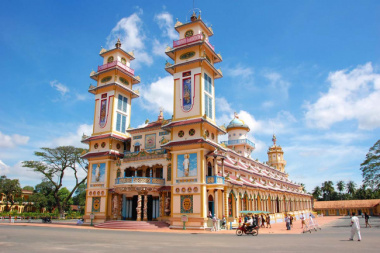 Cao Dai Temple at Ho Chi Minh City – Travel Guide