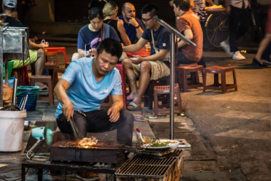 15x best street food in Hanoi – Dishes, locations & tours