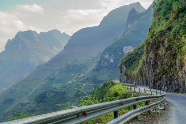 10 most impressive mountain passes in Vietnam