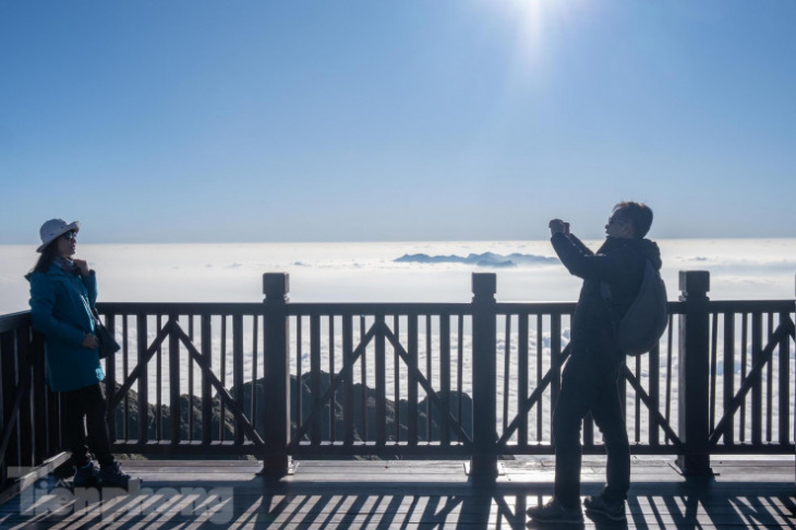 khám phá, trải nghiệm, du khách tấp nập ‘săn mây’ trên đỉnh fansipan