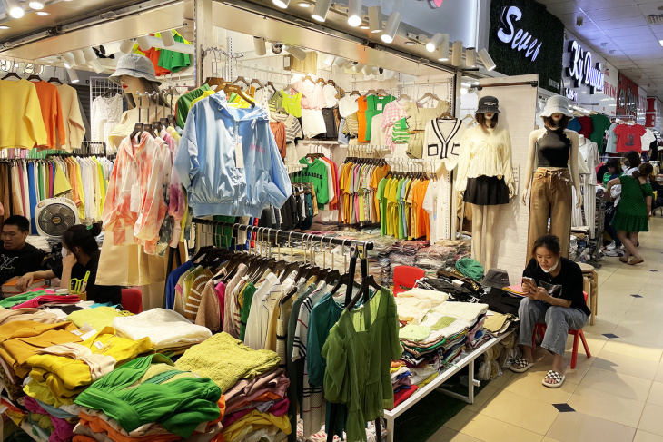 khám phá, check-in chợ an đông – địa điểm bán sỉ quần áo chất lượng nhất sài gòn