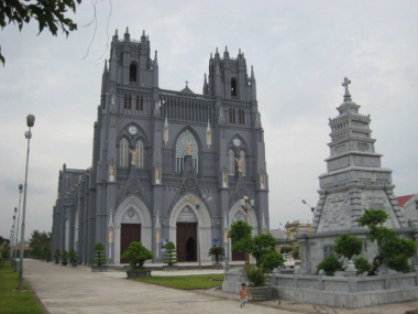 Nhà thờ Phú Nhai – Tiểu Vương cung Thánh đường lớn nhất Đông Nam Á