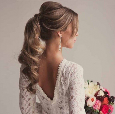 Mách nàng những kiểu tóc cô dâu đơn giản dễ thương thích hợp để nổi bật trong ngày trọng đại