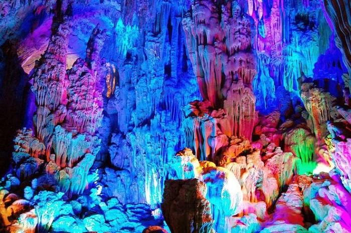 vòng quanh thế giới đi tìm 8 hang động kỳ lạ nhất, việt nam cũng góp mặt