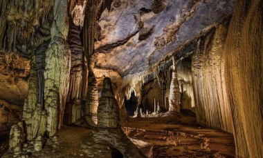 What’s in Hung Thoong, a new natural cave system has been exploited to welcome tourists to Quang Binh