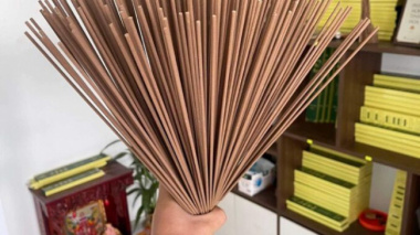 Incense made from precious wood of 3.5 million/kg, thousands of bundles have been sold before Tet