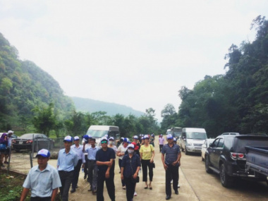 Vườn quốc gia Xuân Sơn thất thủ với hàng nghìn du khách trong ngày 30/4