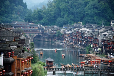 Phượng Hoàng cổ trấn nằm ở tỉnh nào Trung Quốc?