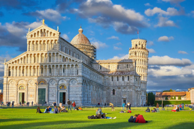 Vẻ đẹp từng mùa khi đi du lịch tại thành phố Pisa
